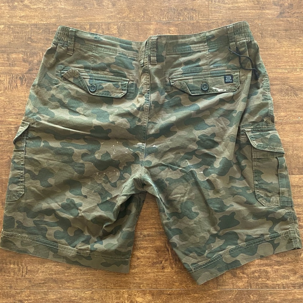 men’s green camo cargo shorts ☆ size: 36m